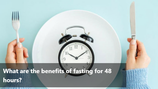 Intermittent Fasting Concept – Clock on a Plate with Fork and Knife Symbolizing Meal Timing